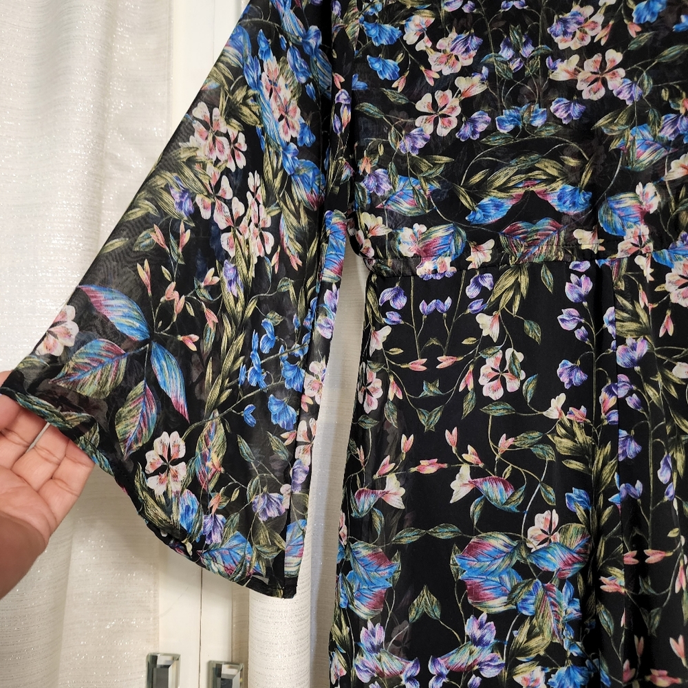 SOLD Show me your MuMu romper (small) - Picture 7 of 11